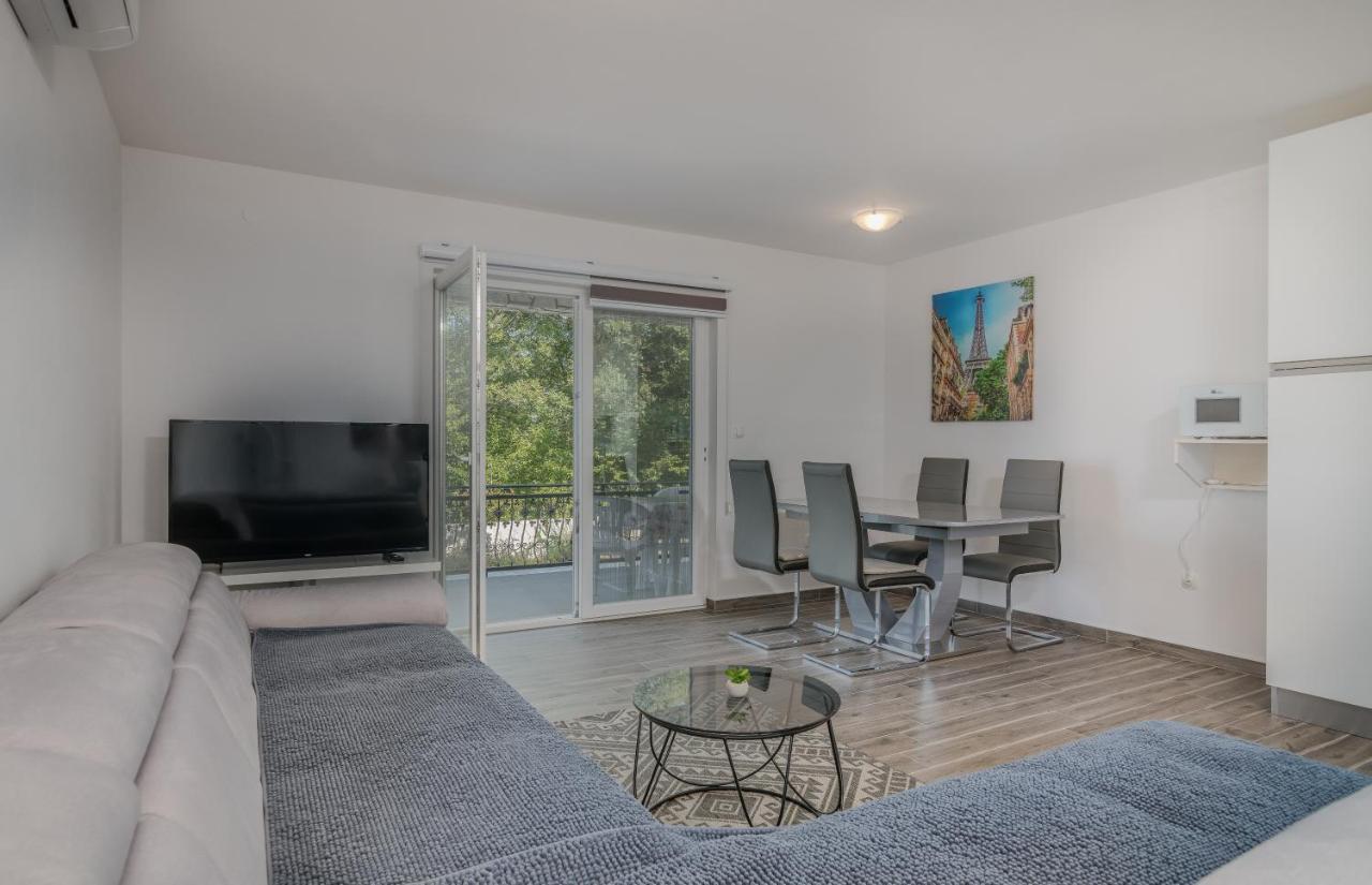 Apartment Diva Sveti Vid-Miholjice Exteriör bild